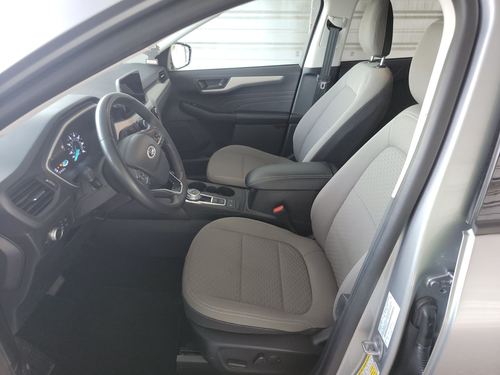 FORD ESCAPE - 8