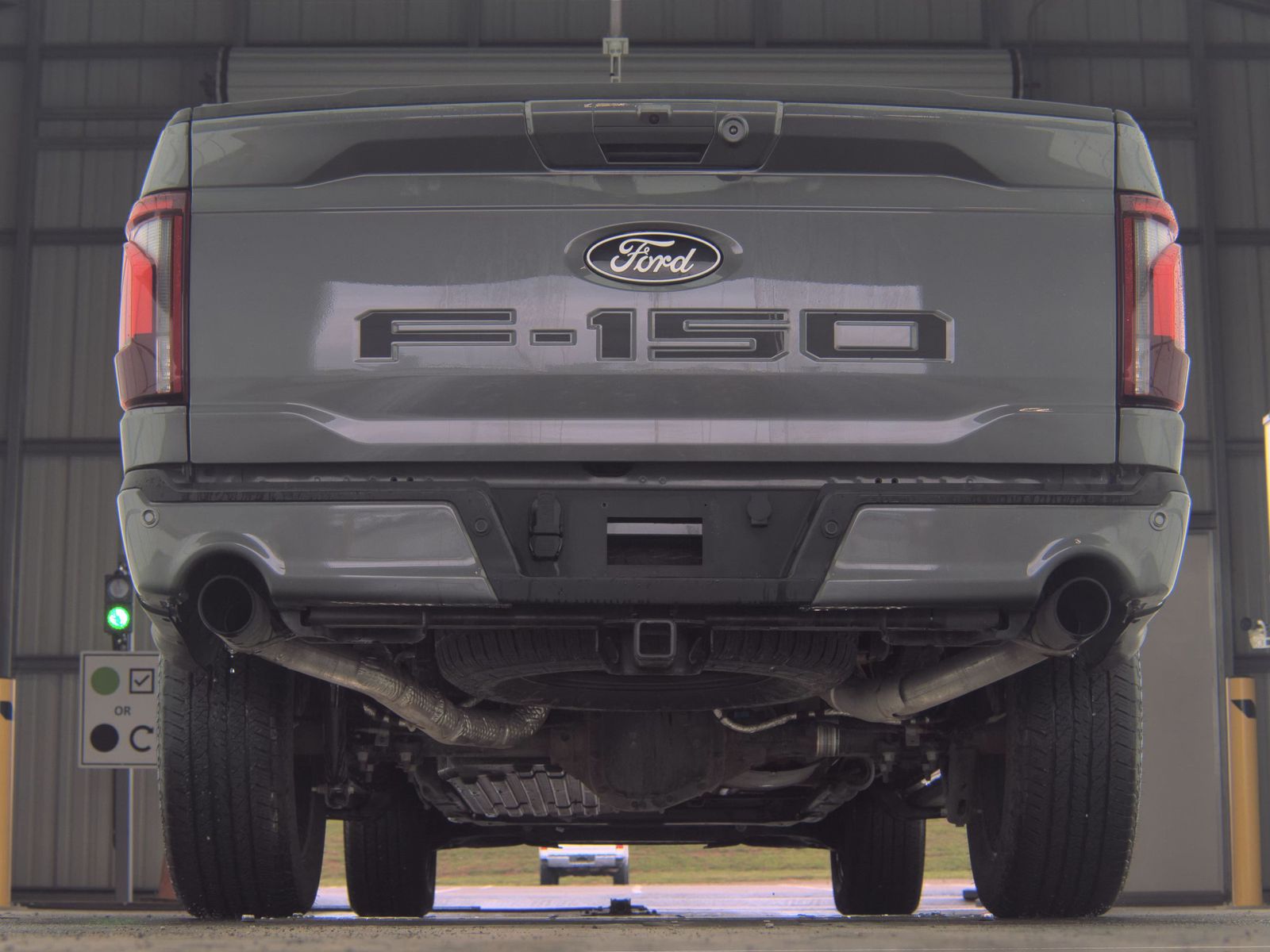 2025 Ford F-150 Hybrid Lariat AWD