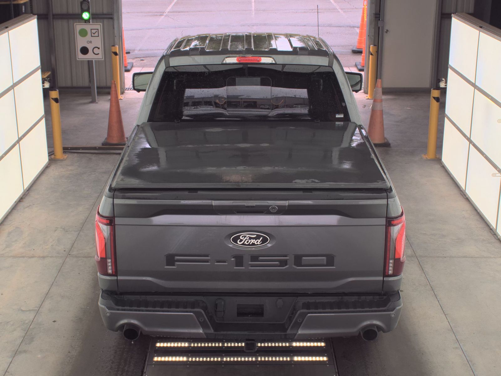 2025 Ford F-150 Hybrid Lariat AWD