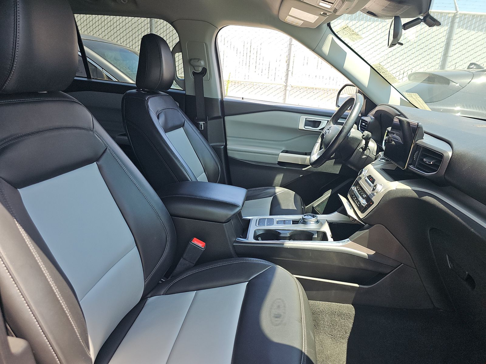 FORD EXPLORER - 9