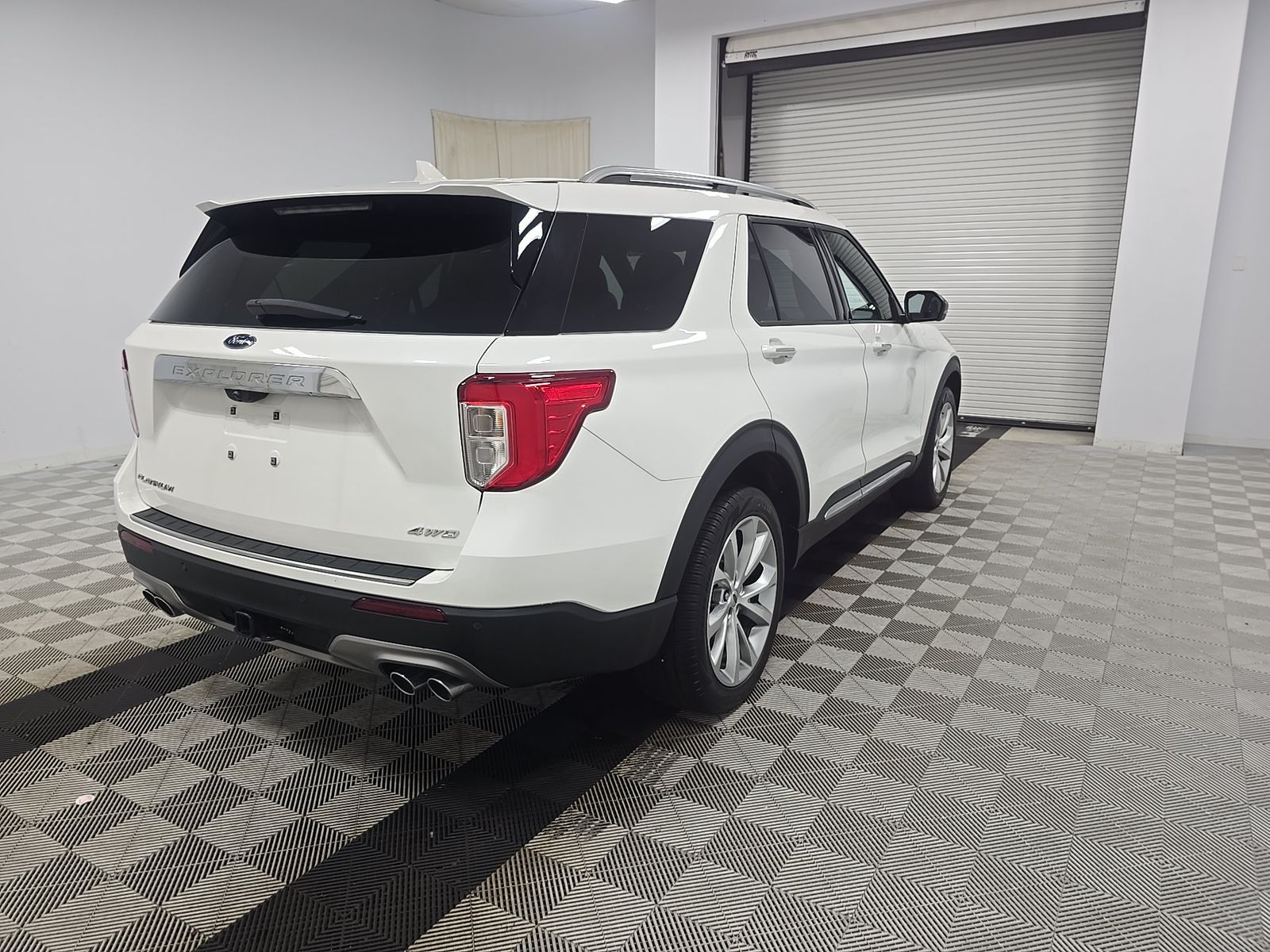 2023 Ford Explorer Platinum AWD