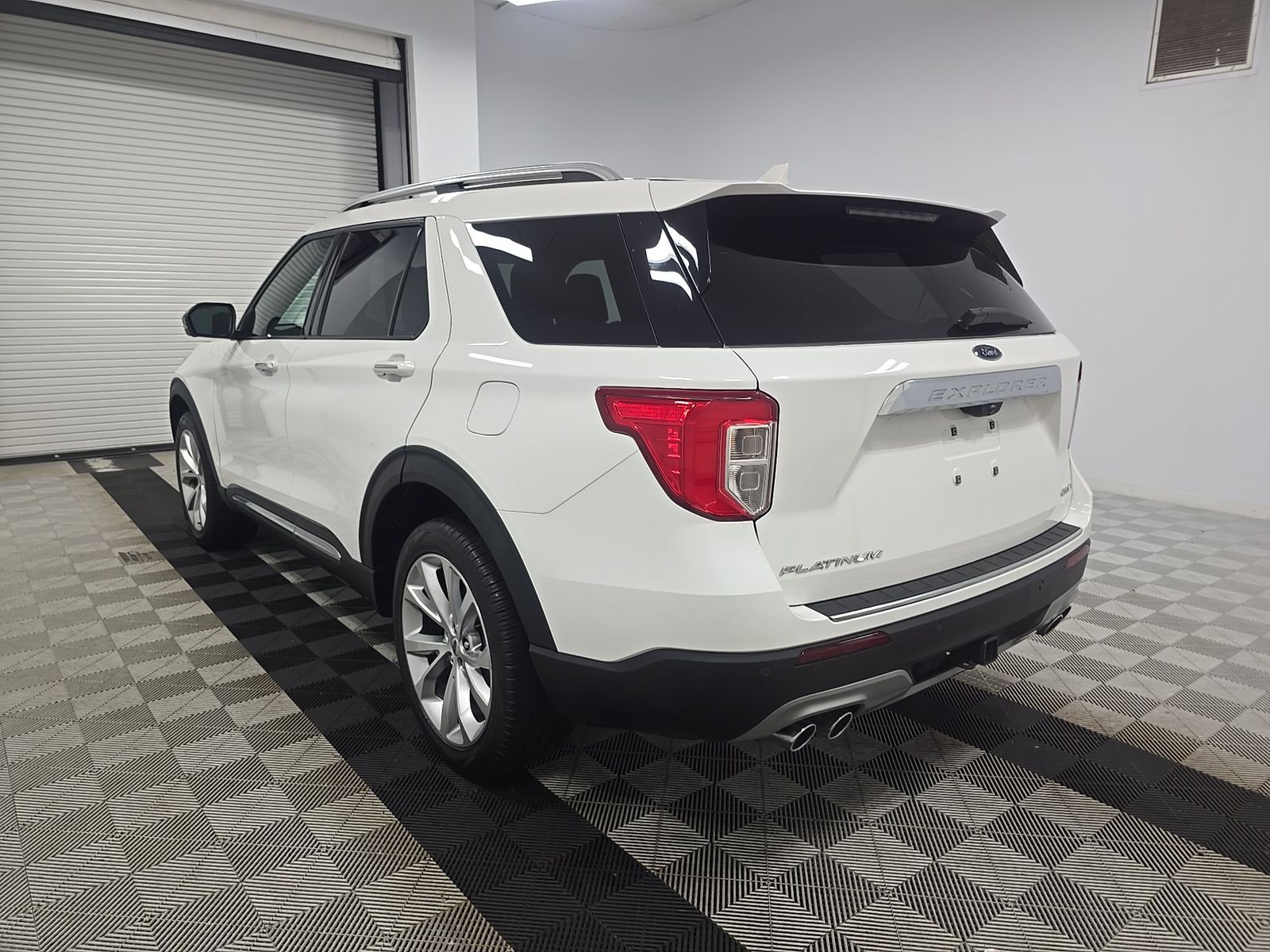 2023 Ford Explorer Platinum AWD
