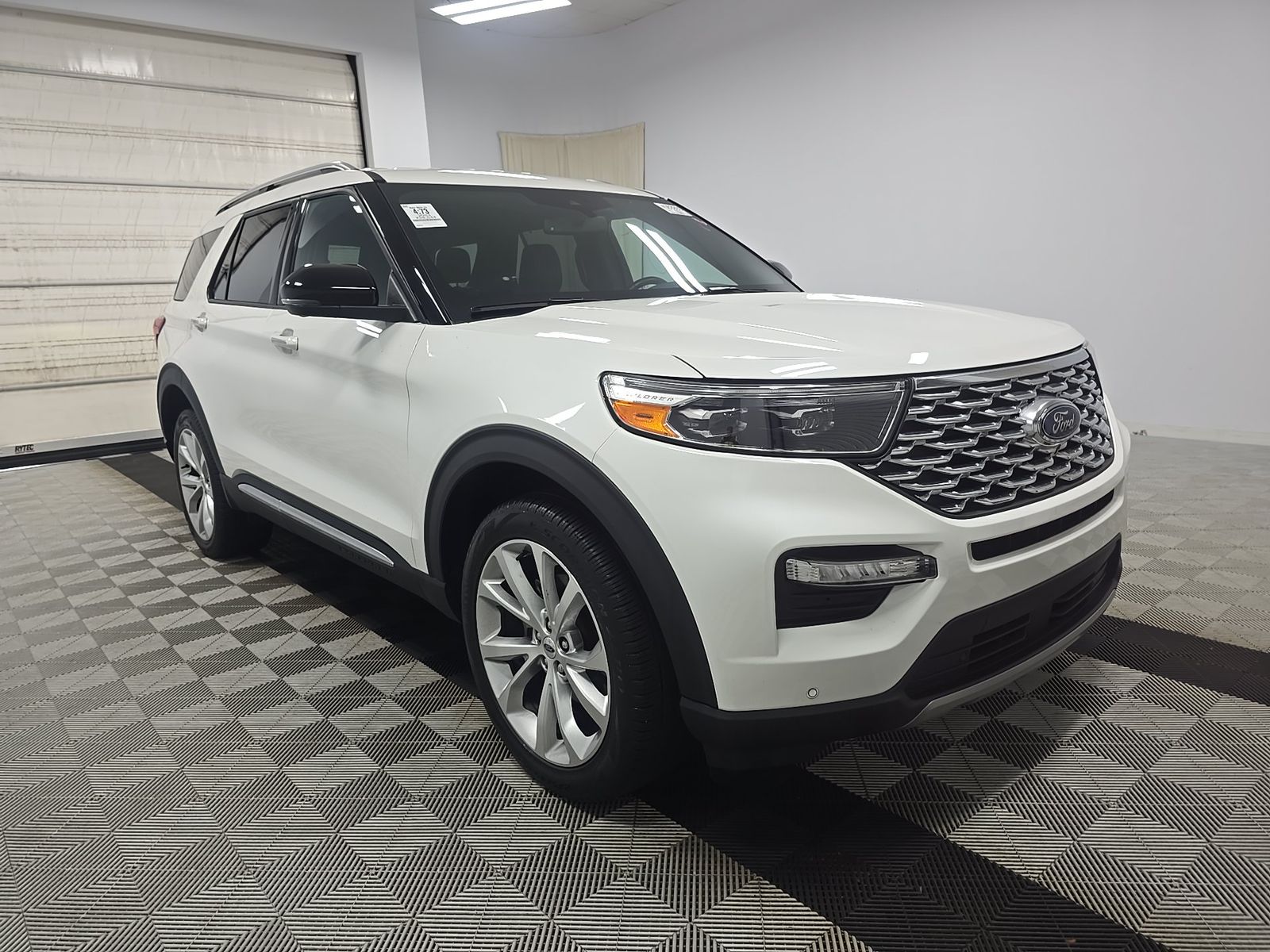 2023 Ford Explorer Platinum AWD