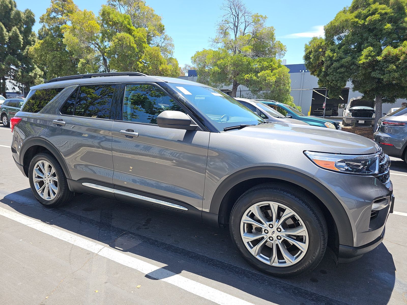 FORD EXPLORER - 4