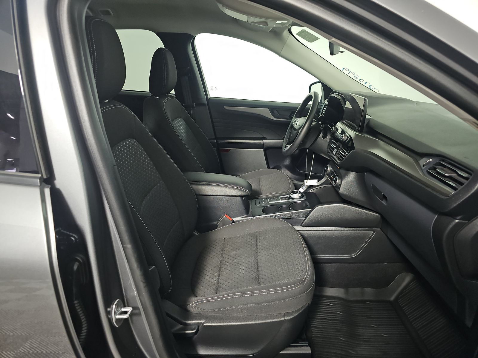 FORD ESCAPE - 9