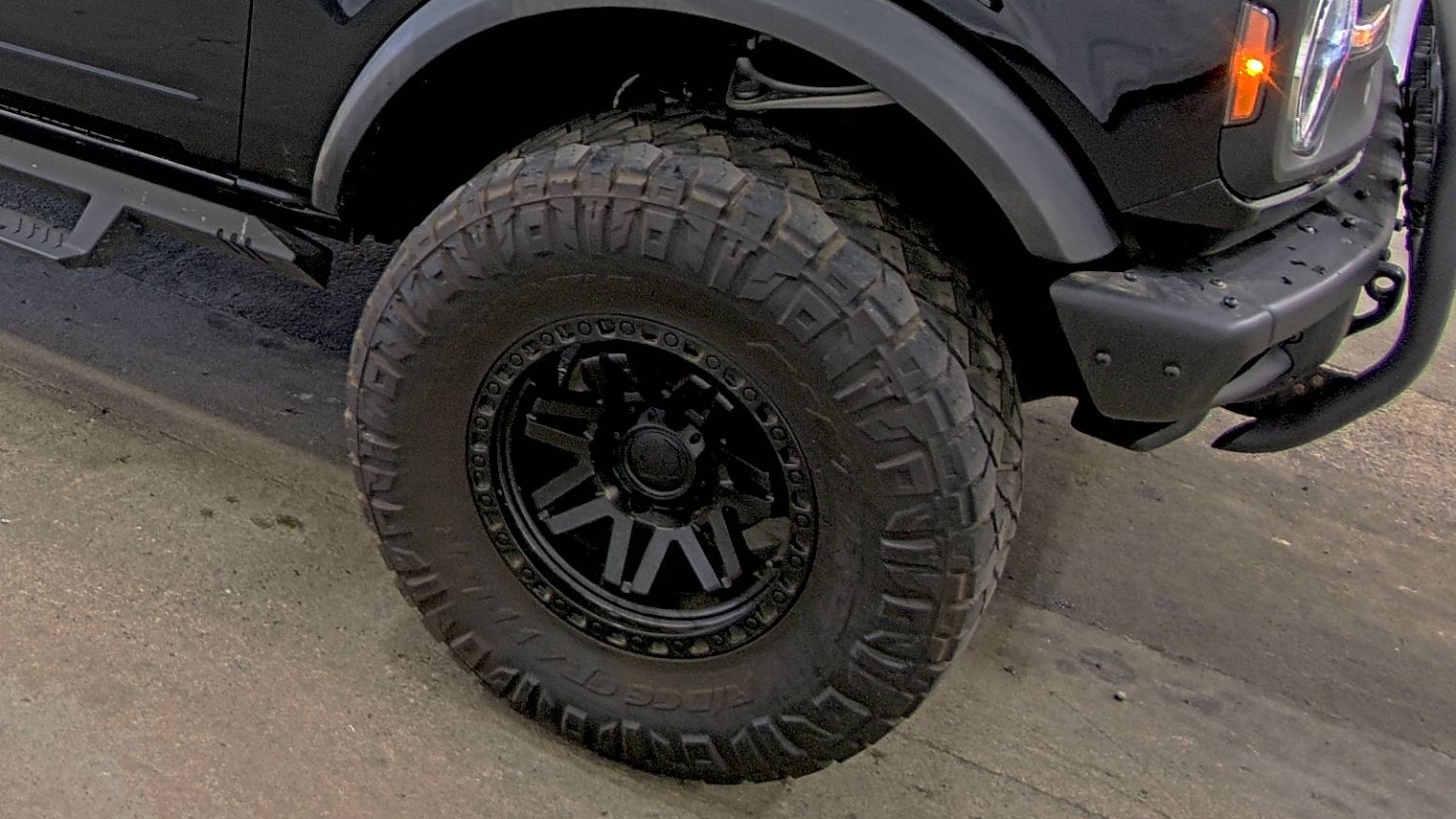 FORD BRONCO - 9