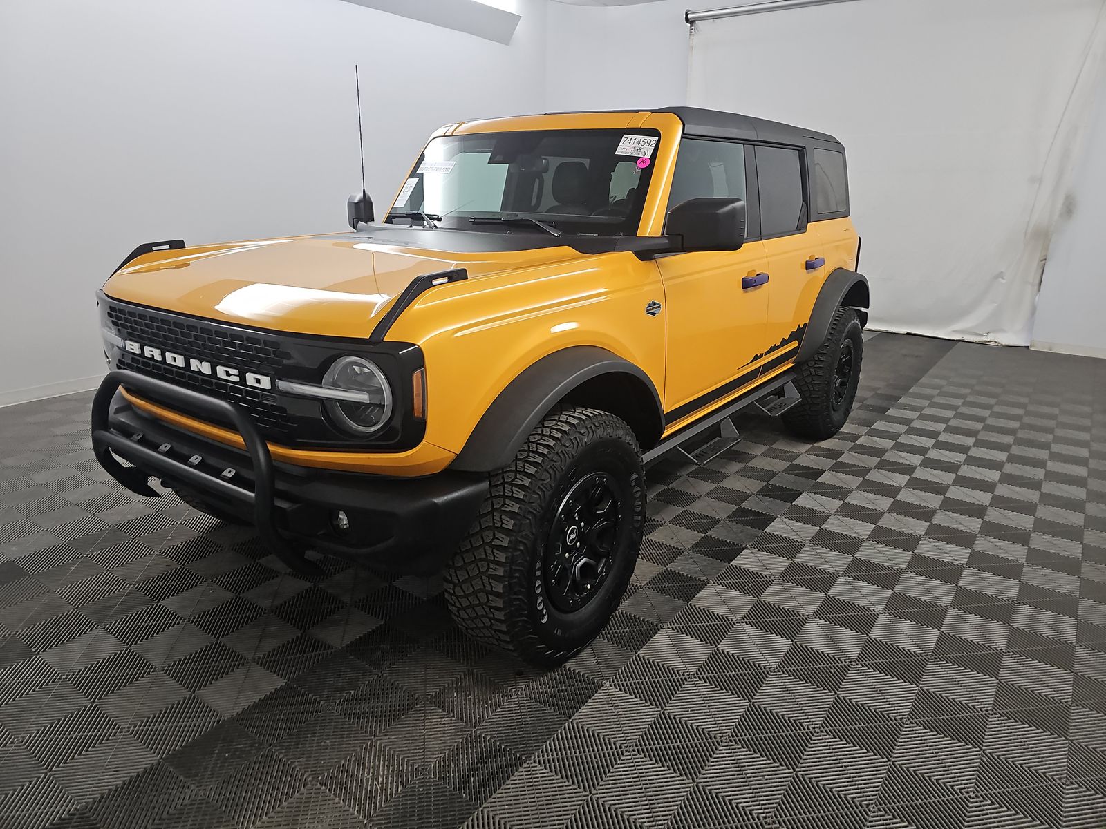 FORD BRONCO - 1