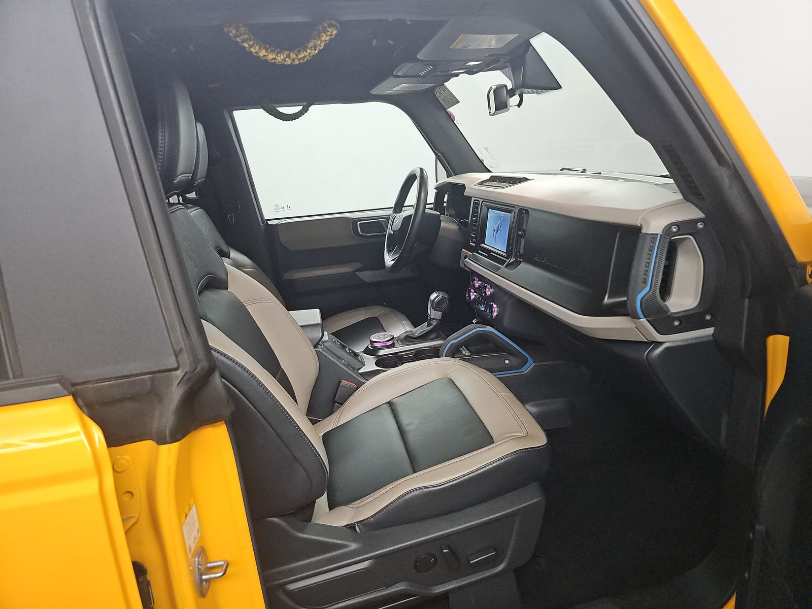FORD BRONCO - 9