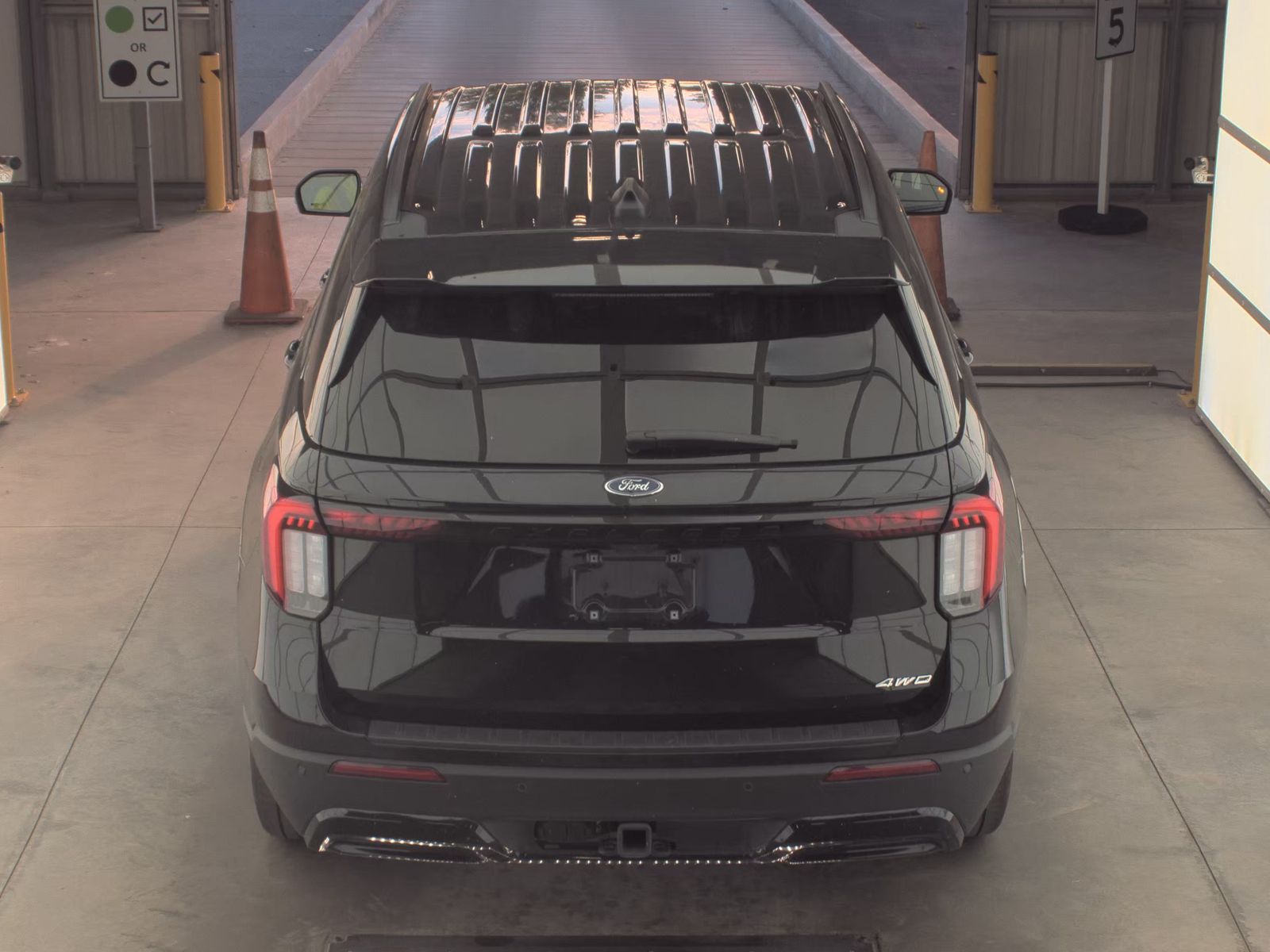 FORD EXPLORER - 6