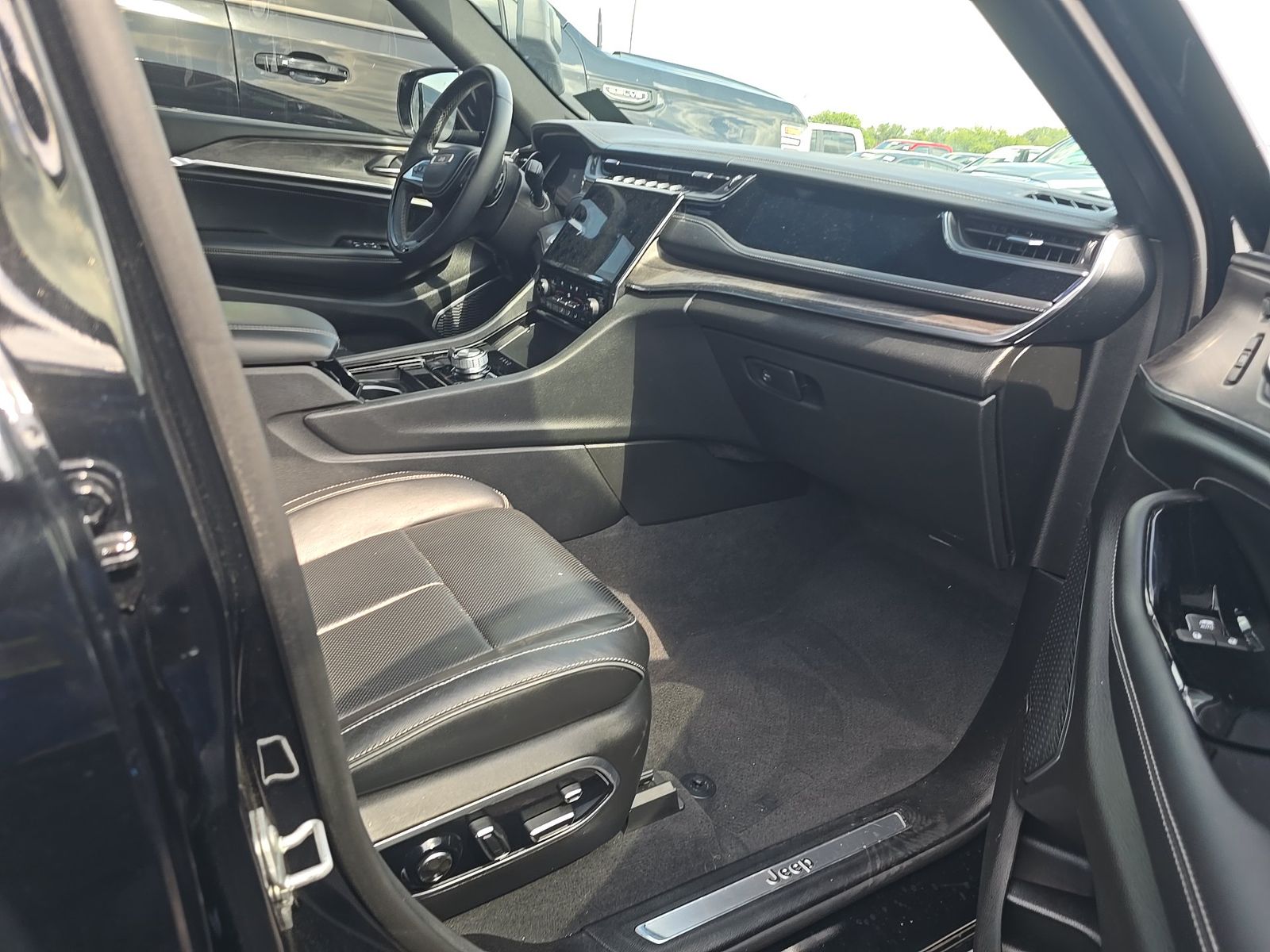 2023 Jeep Grand Cherokee Overland AWD