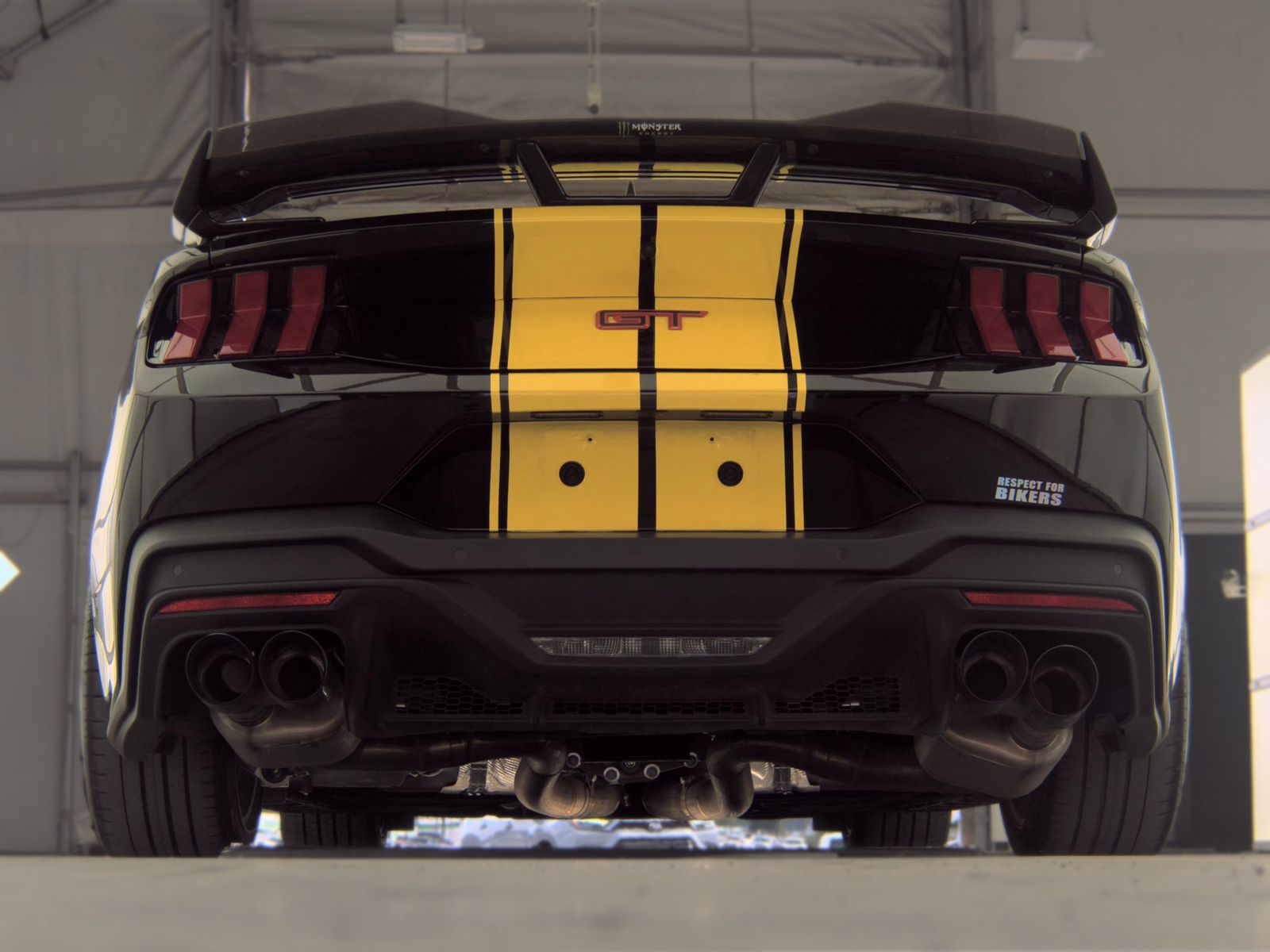 FORD MUSTANG - 8