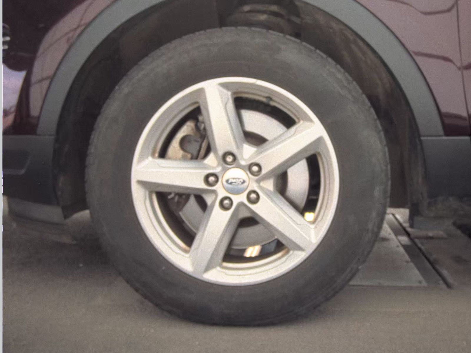 FORD EXPLORER - 10