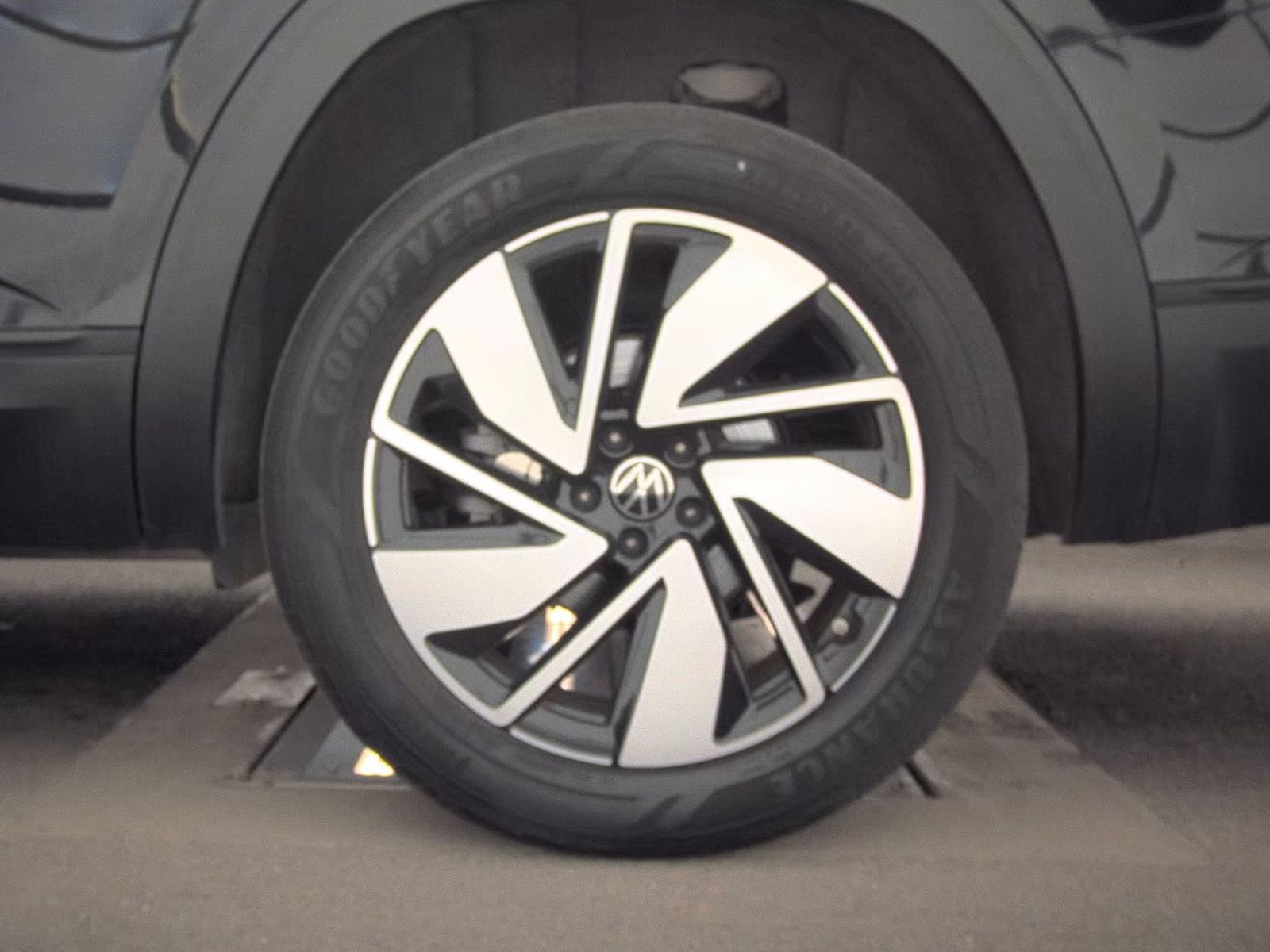2024 Volkswagen Atlas 2.0T SE FWD