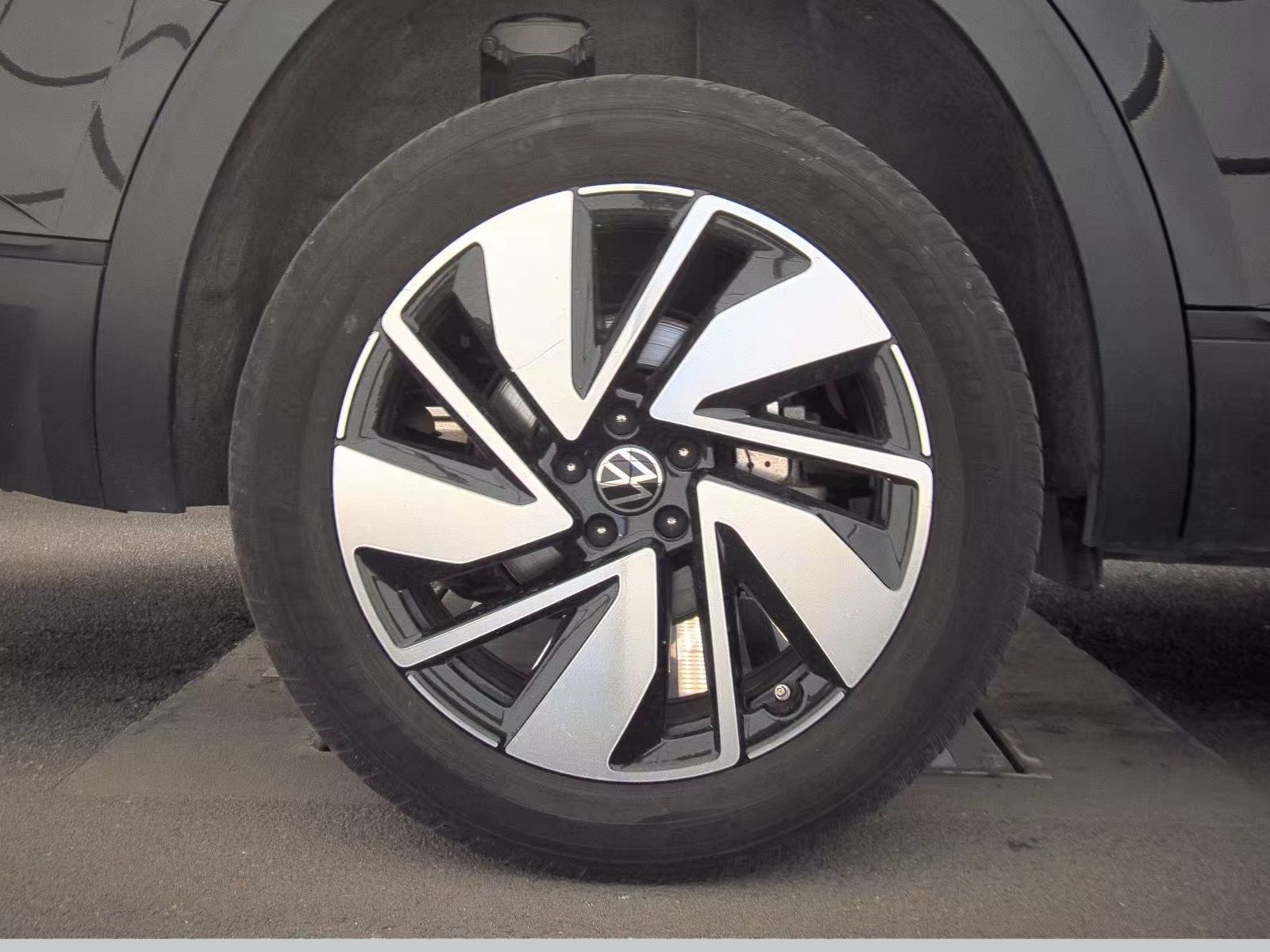2024 Volkswagen Atlas 2.0T SE FWD