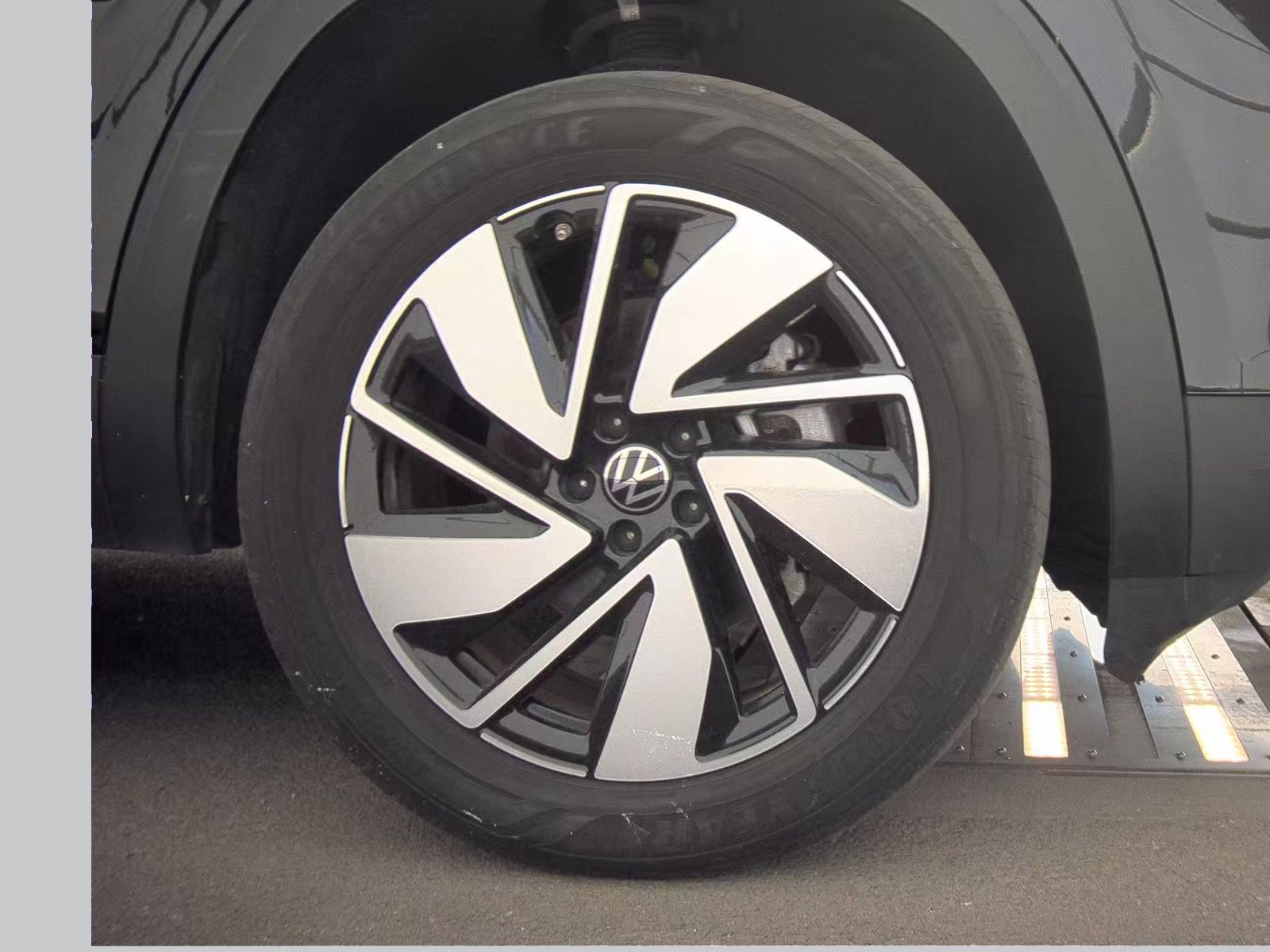 2024 Volkswagen Atlas 2.0T SE FWD