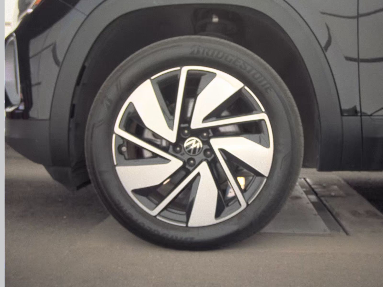 2024 Volkswagen Atlas 2.0T SE FWD