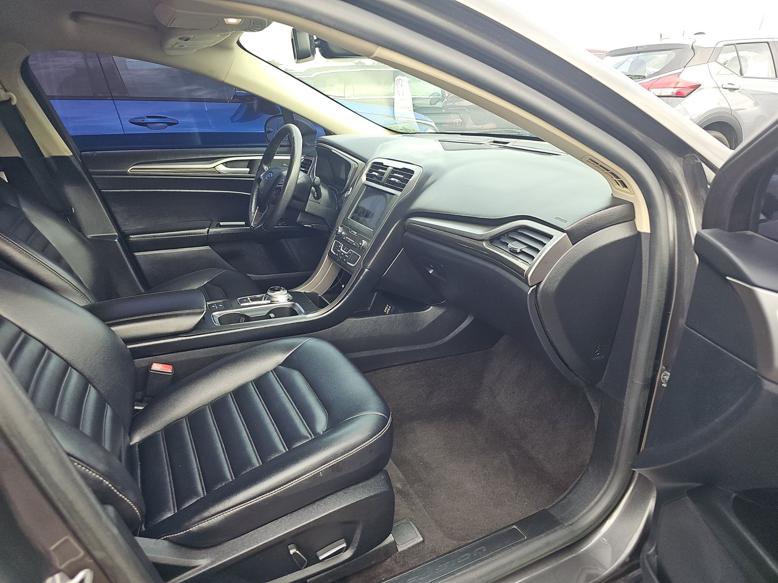 FORD FUSION - 9
