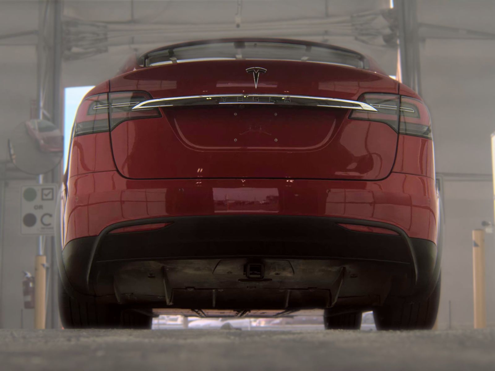 TESLA MODEL X - 8