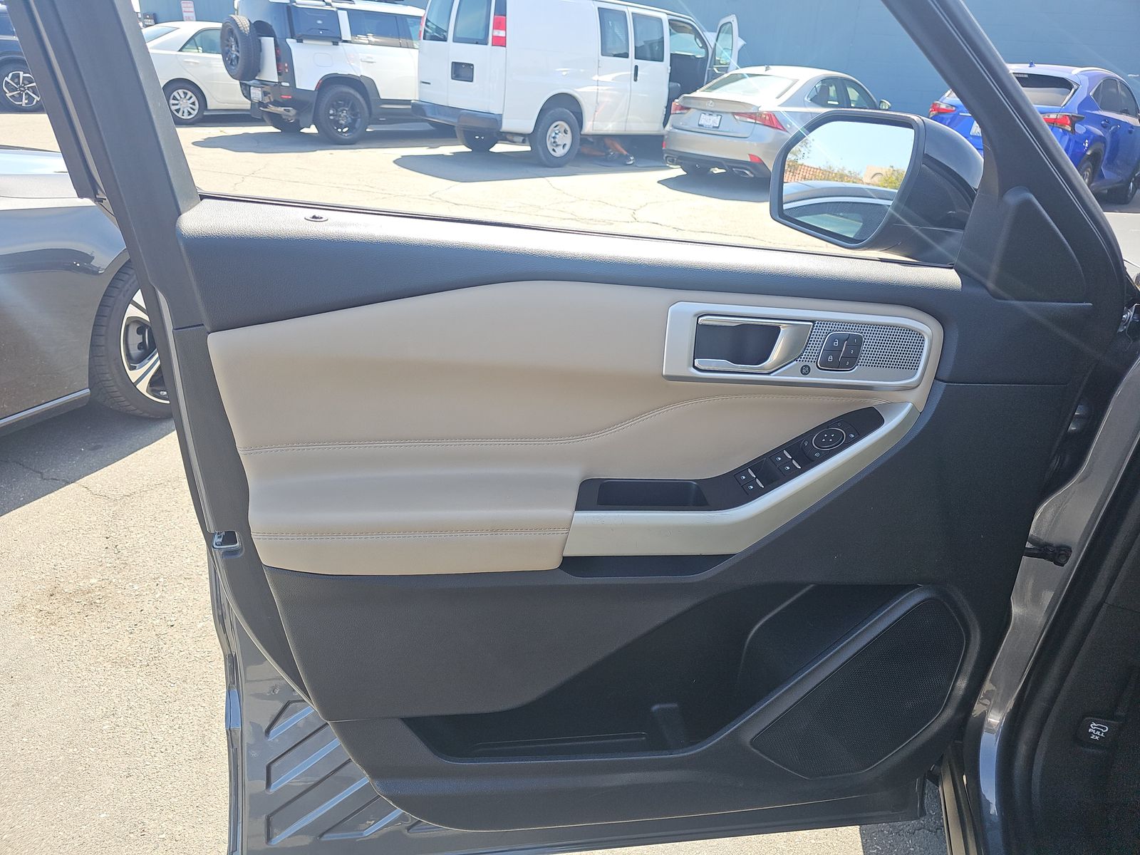 FORD EXPLORER - 10