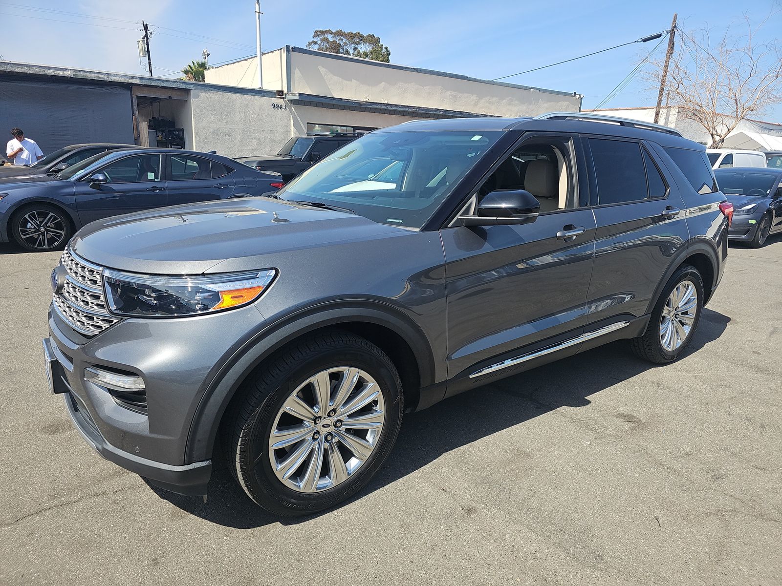 FORD EXPLORER - 1