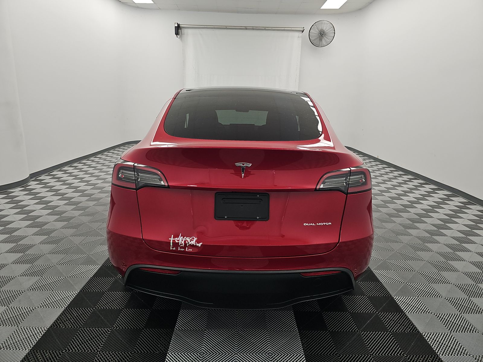 TESLA MODEL Y - 6