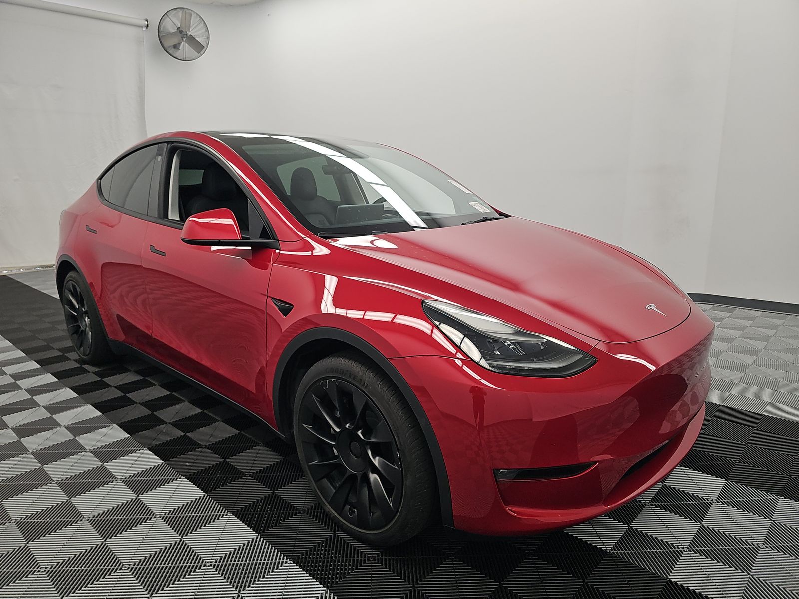 TESLA MODEL Y - 4
