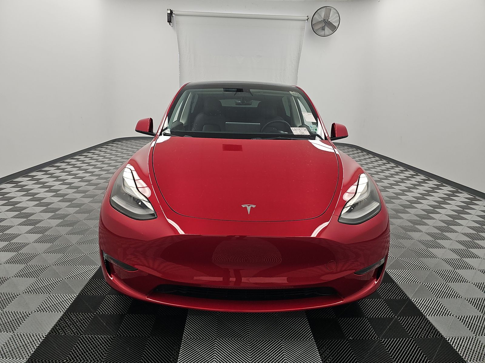 TESLA MODEL Y - 3
