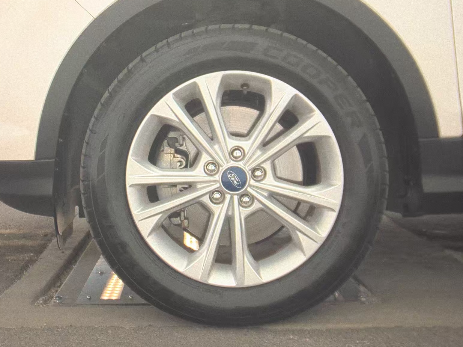 FORD ESCAPE - 10