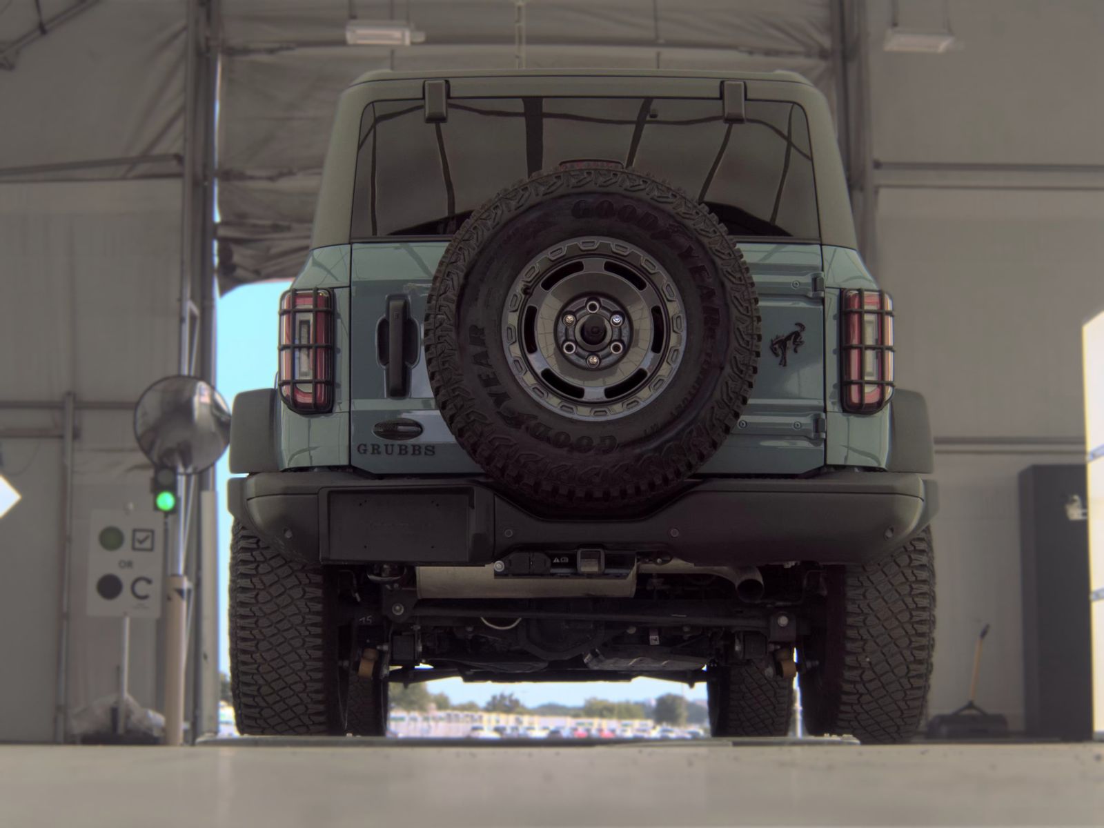 FORD BRONCO - 8