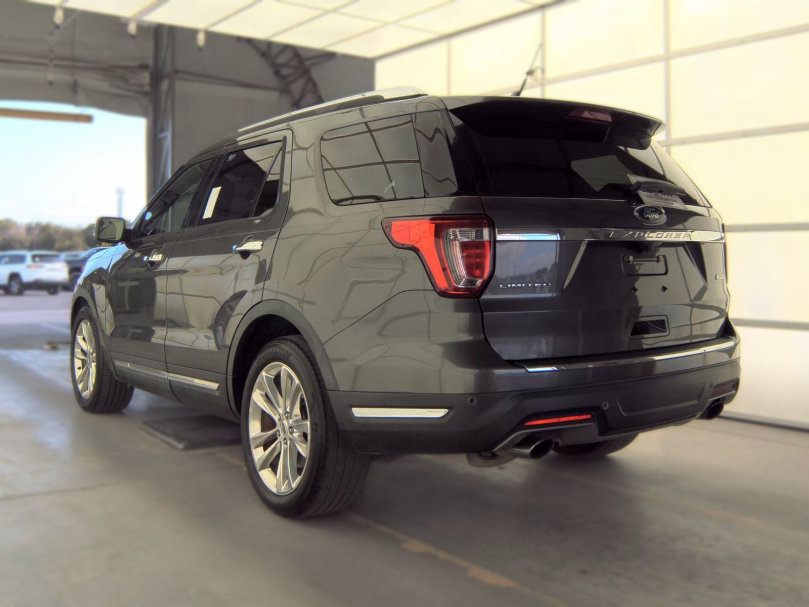 FORD EXPLORER - 9