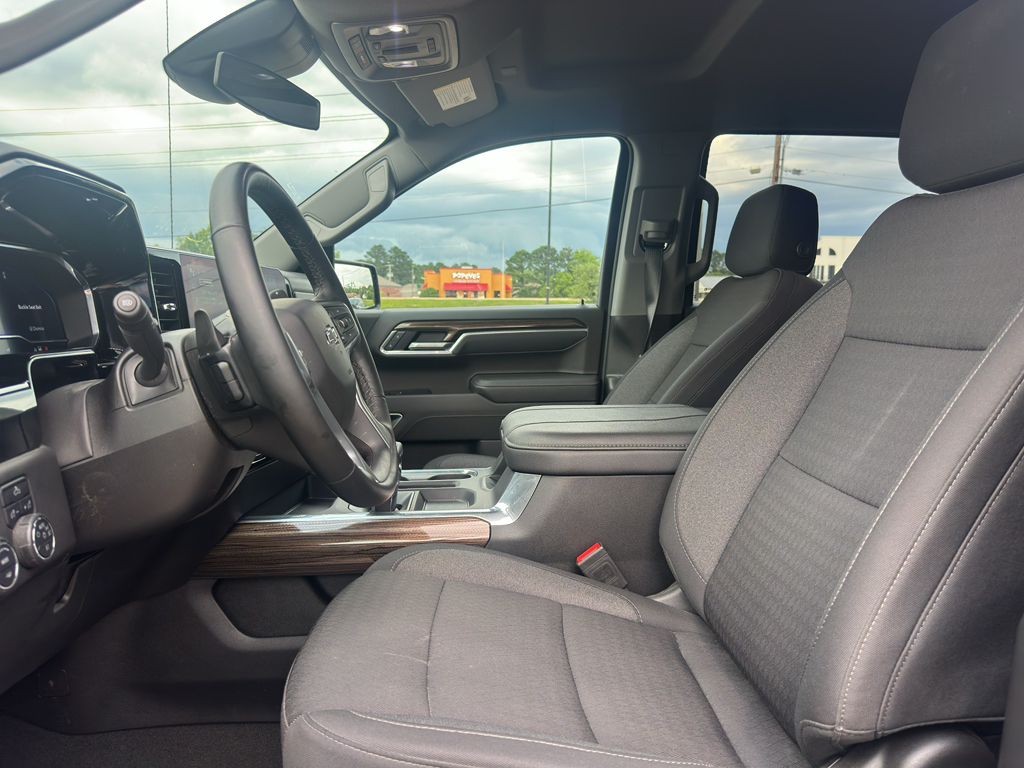 2025 Chevrolet Silverado 1500 RST AWD