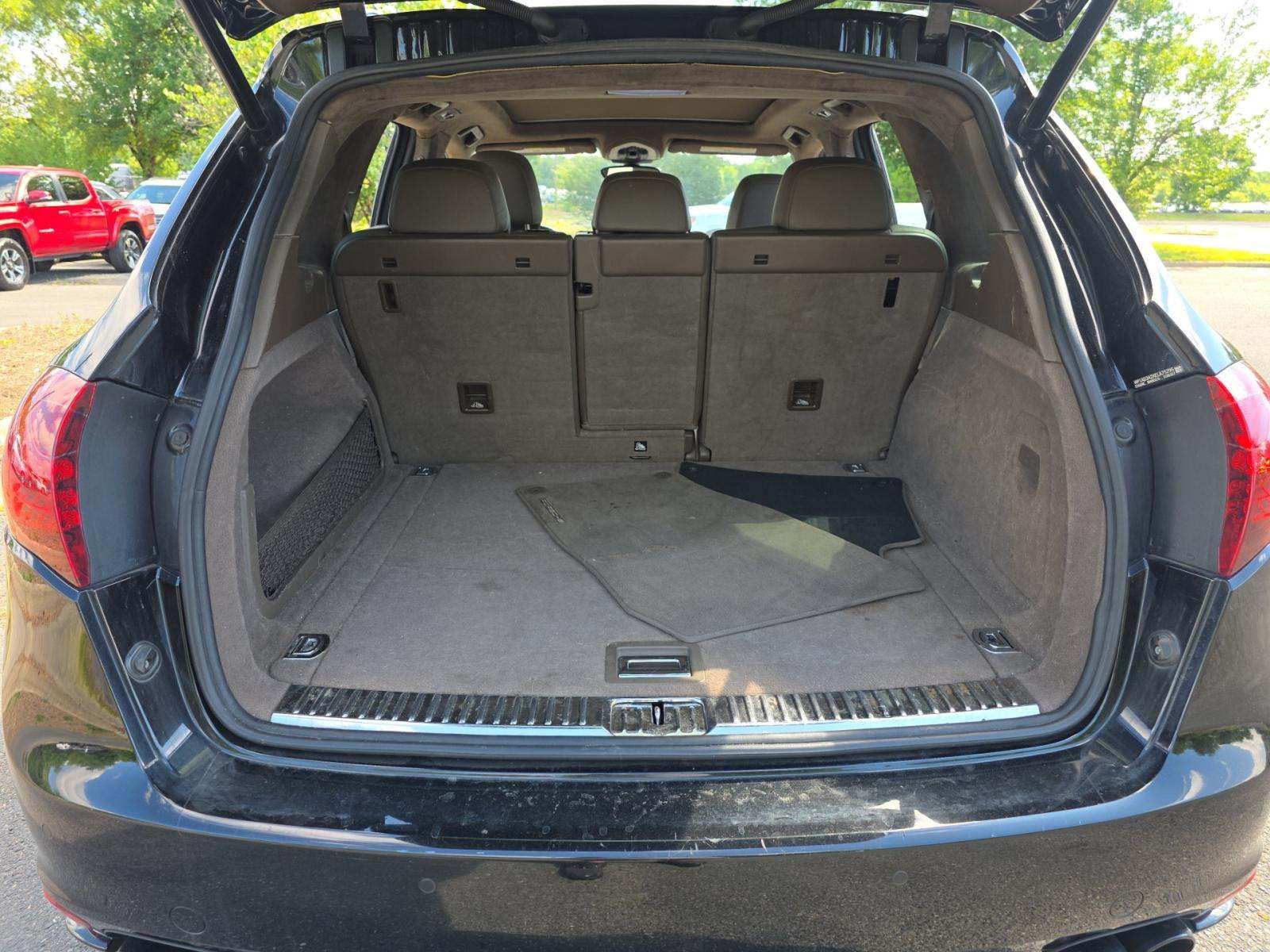 PORSCHE CAYENNE - 9