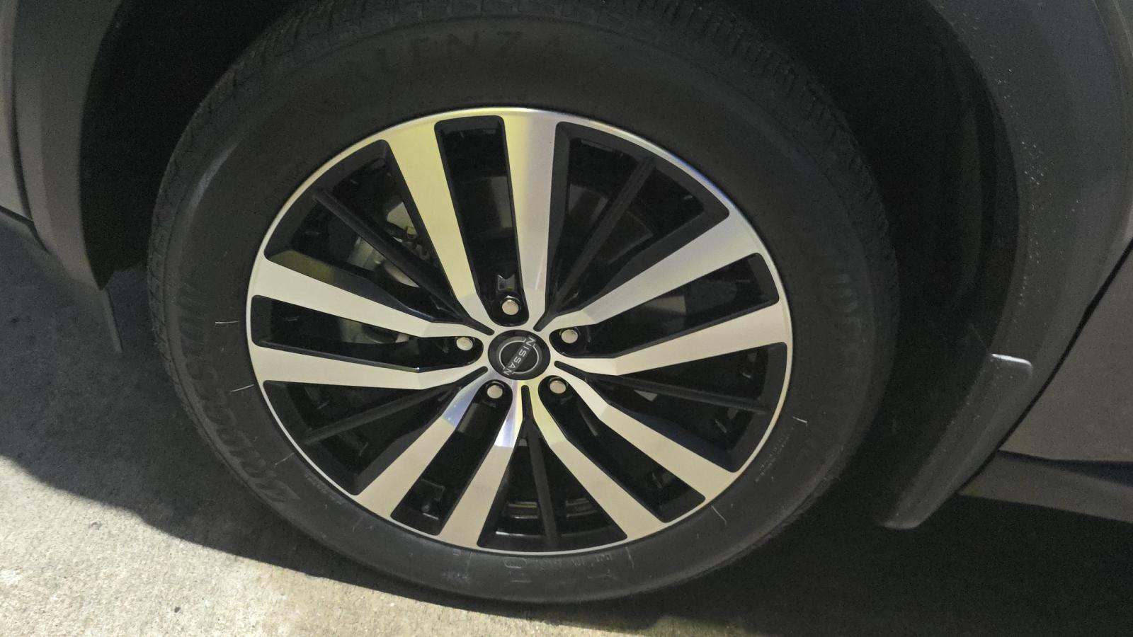 2025 Nissan Pathfinder Platinum FWD