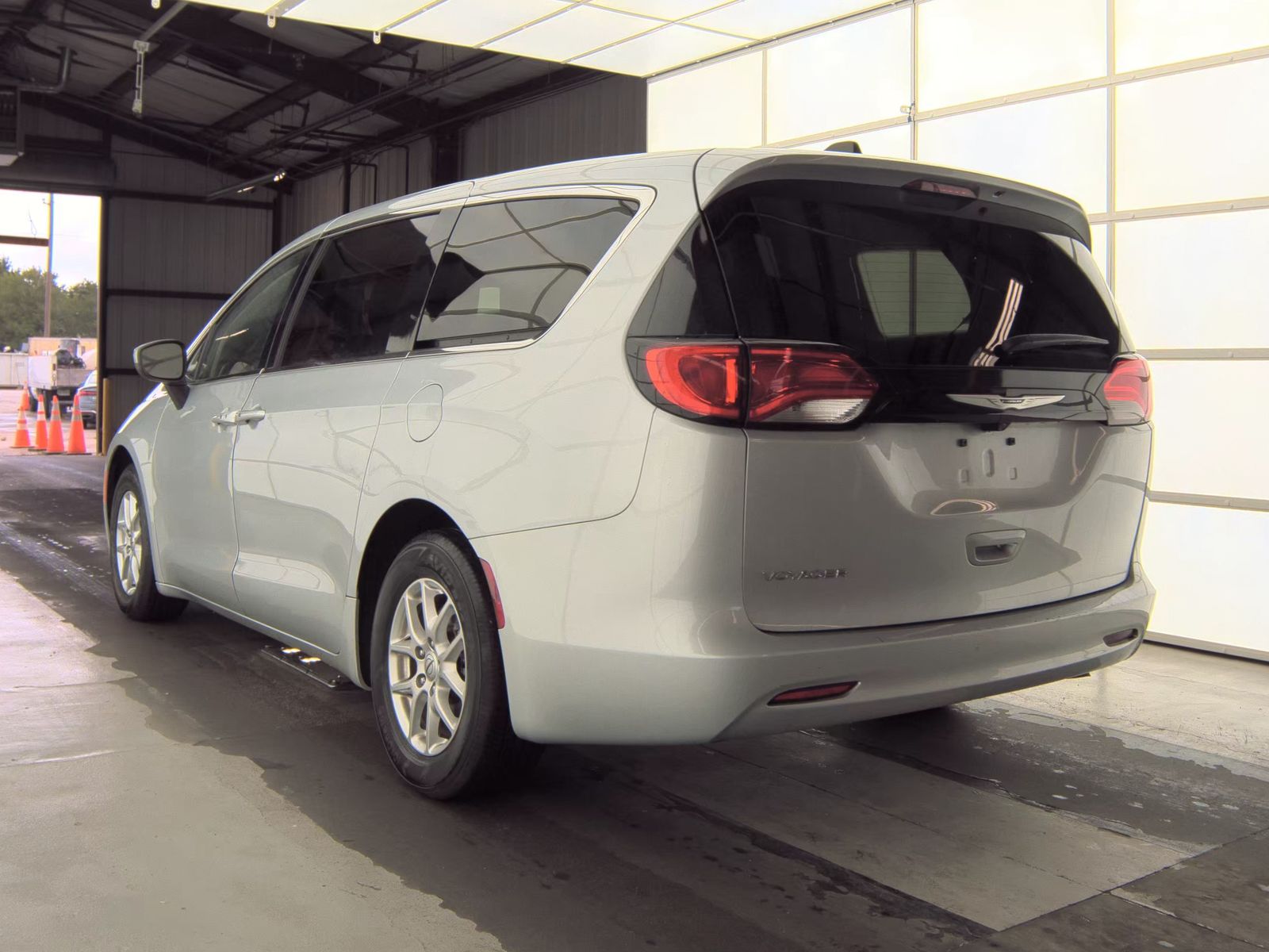 CHRYSLER VOYAGER - 9