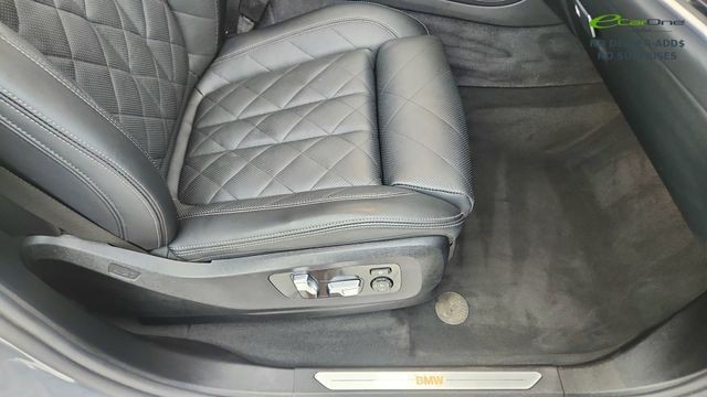 2025 BMW X7 xDrive40i AWD