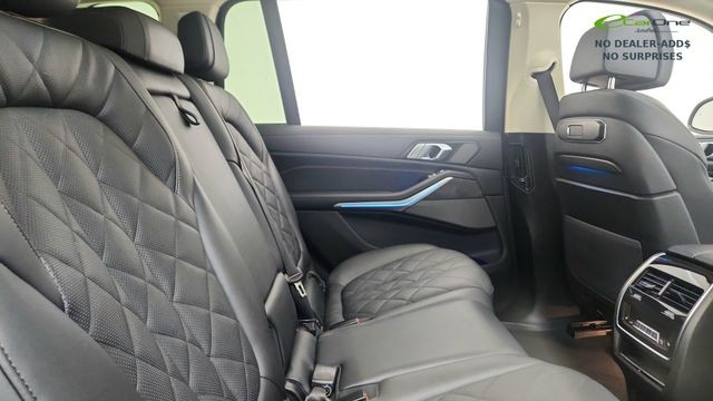 2025 BMW X7 xDrive40i AWD
