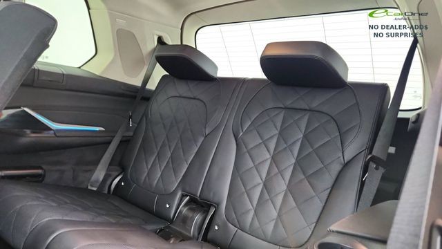 2025 BMW X7 xDrive40i AWD