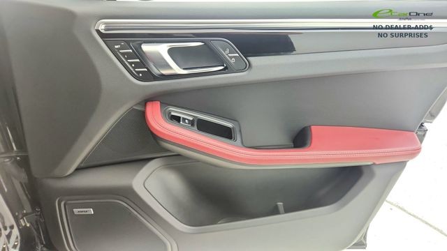 2024 Porsche Macan Base AWD