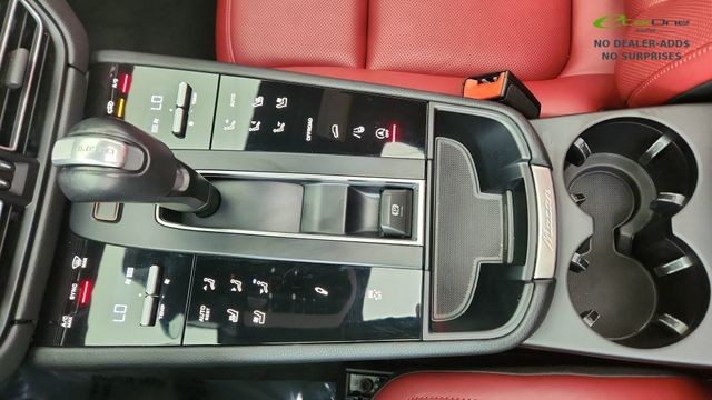 2024 Porsche Macan Base AWD