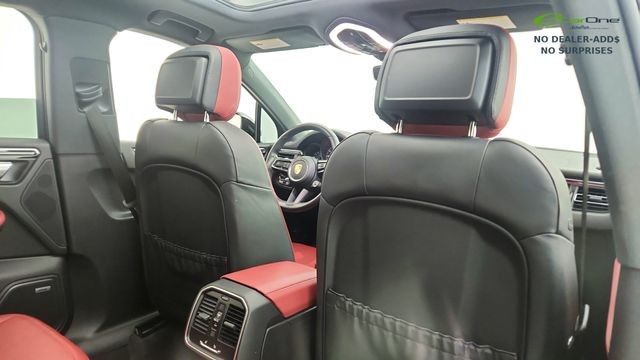 2024 Porsche Macan Base AWD