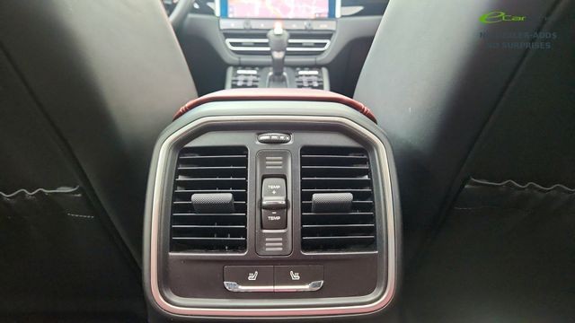 2024 Porsche Macan Base AWD