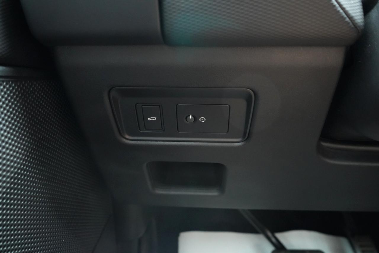 2023 Land Rover Discovery R-Dynamic S AWD