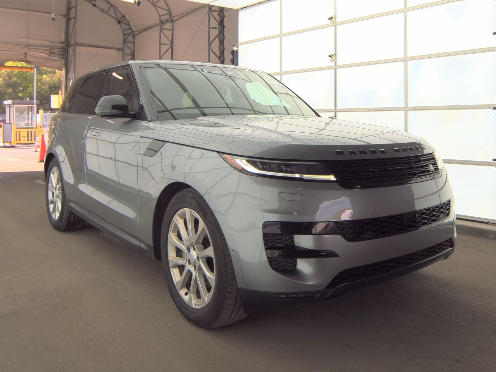 2025 Land Rover Range Rover Sport SE AWD