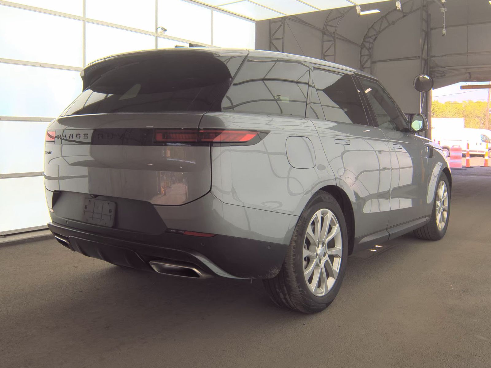 2025 Land Rover Range Rover Sport SE AWD