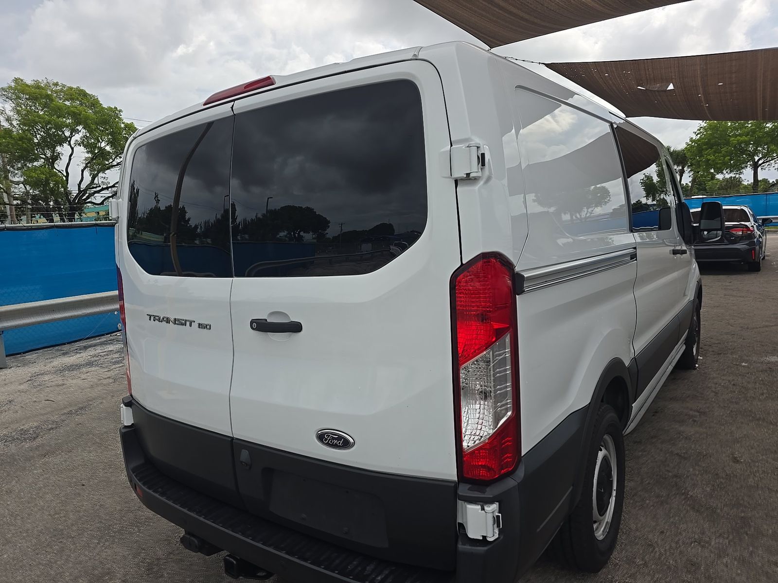 FORD TRANSIT 150 - 5