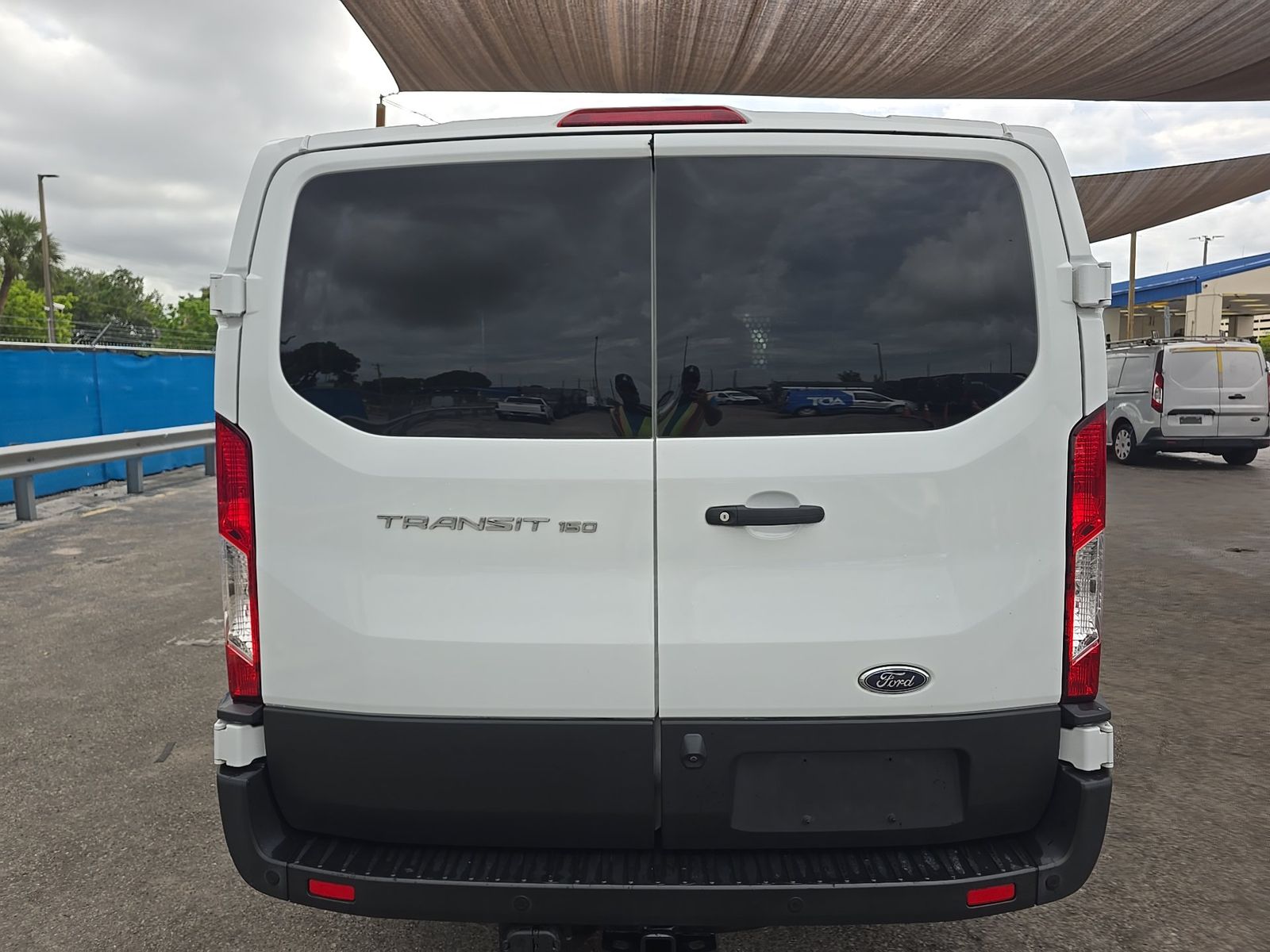 FORD TRANSIT 150 - 6