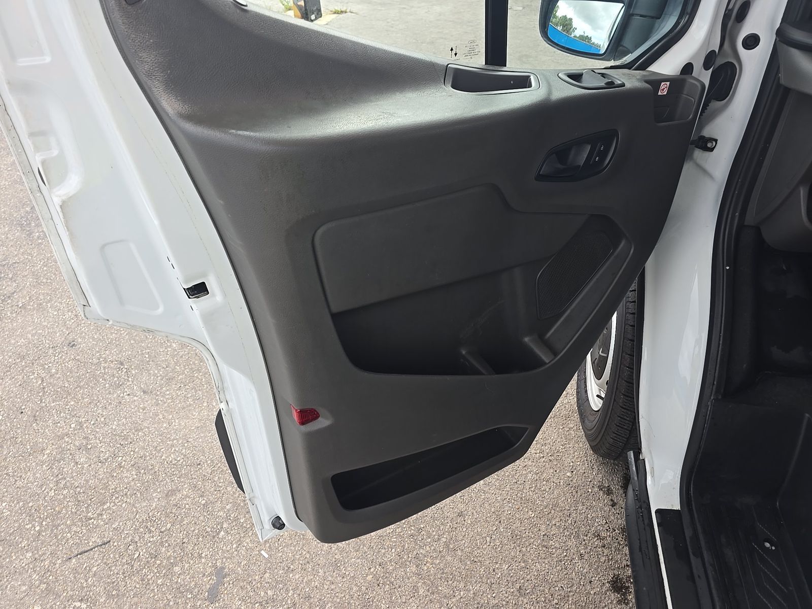 FORD TRANSIT 150 - 10