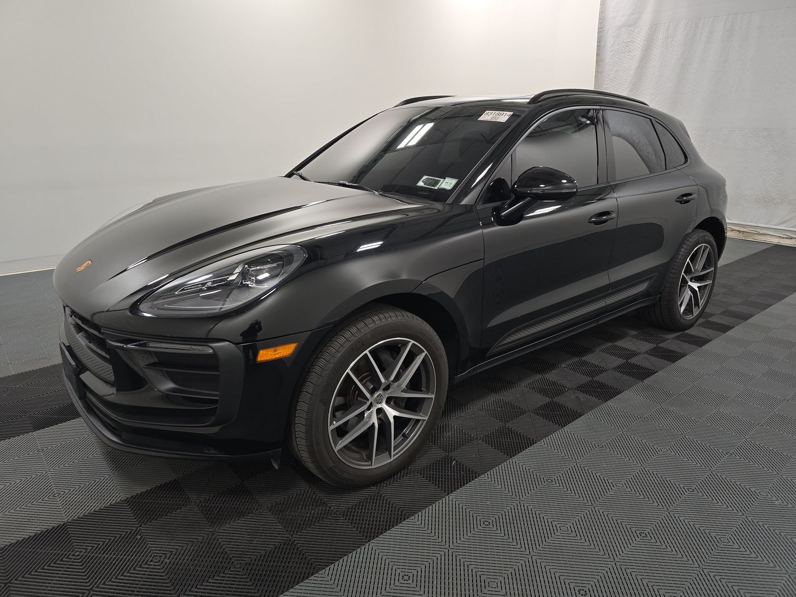 2023 Porsche Macan Base AWD