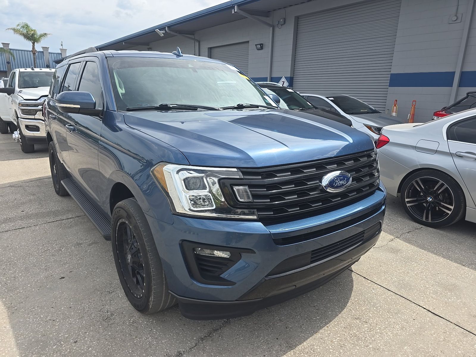 FORD EXPEDITION - 4