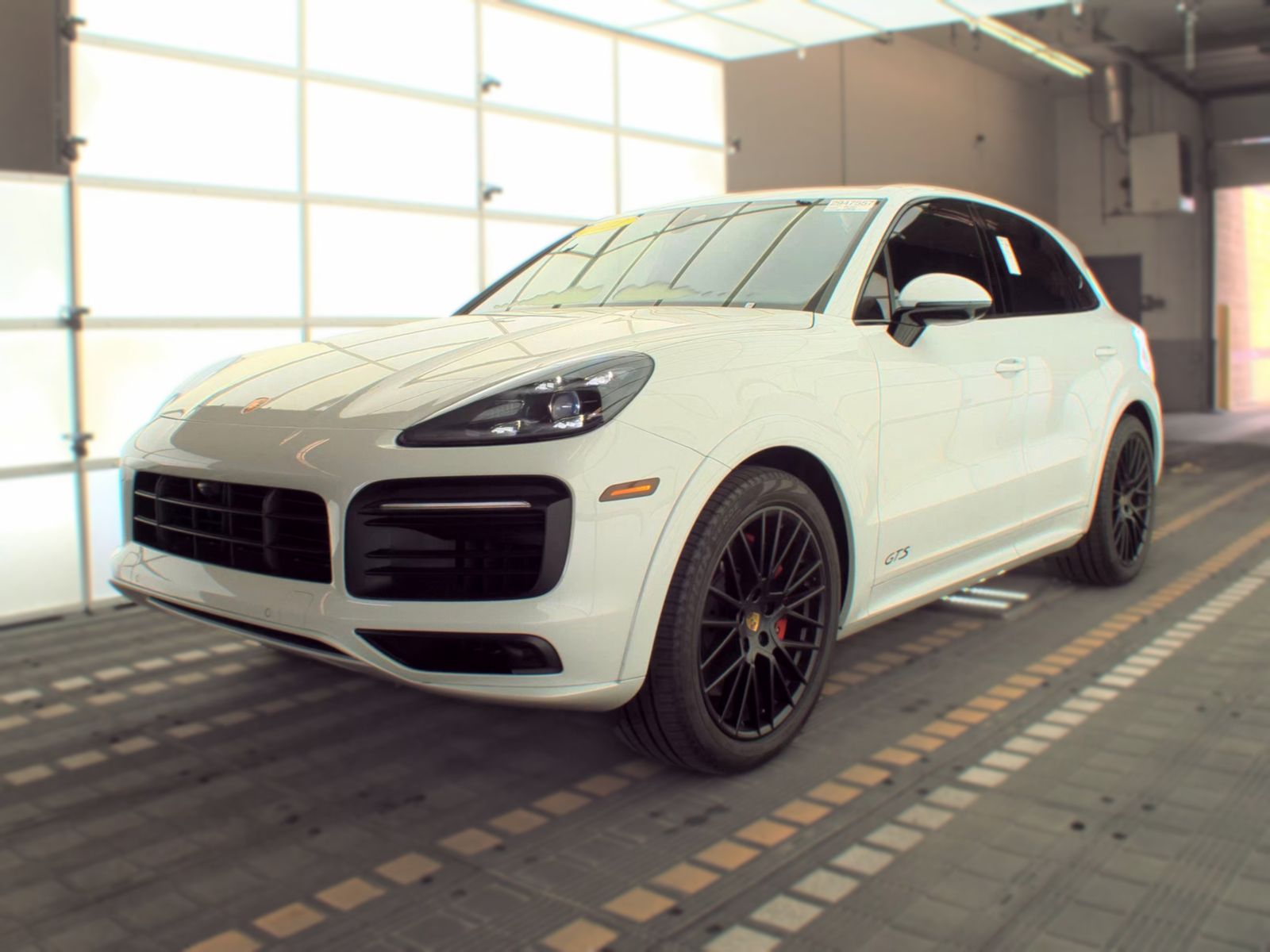 PORSCHE CAYENNE - 1